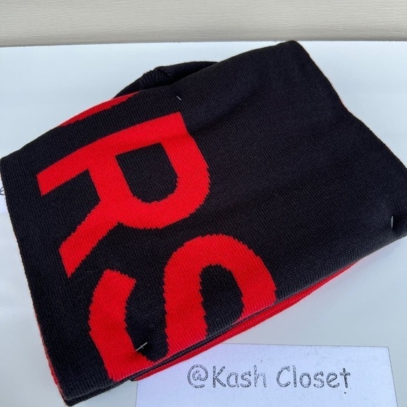Michael Kors Mens Hat ,Scarf Gift Set Black Red - Picture 4 of 6